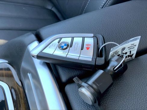 Used 2019 BMW X7 xDrive40i w/ Premium Package image 14