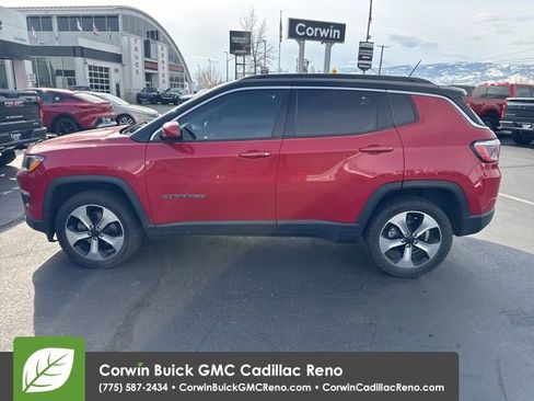 Used 2018 Jeep Compass Latitude w/ Cold Weather Group image 9