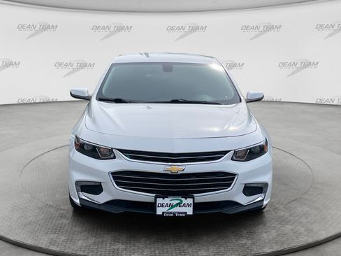 Used 2018 Chevrolet Malibu LT FWD image 3