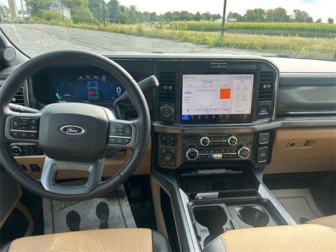 New 2025 Ford F350 Lariat w/ Lariat Ultimate Package AWD/4WD image 3