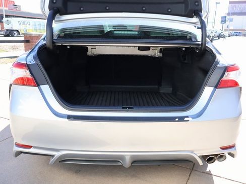 Used 2020 Toyota Camry SE image 17