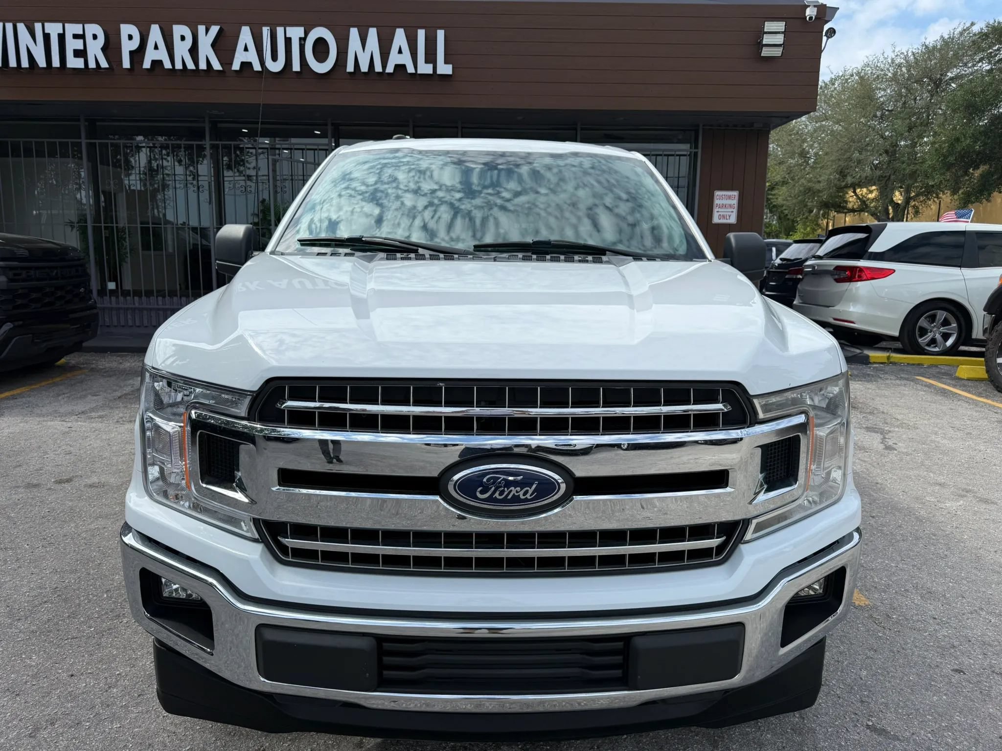 Used 2018 Ford F150 XLT w/ Equipment Group 302A Luxury RWD image 2