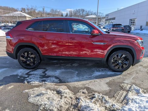 Used 2025 Volkswagen Atlas Cross Sport SE w/ Panoramic Sunroof Package AWD/4WD image 6