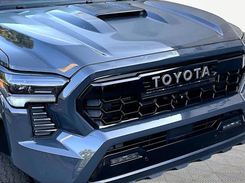 Certified 2025 Toyota Tacoma TRD Pro AWD/4WD image 30