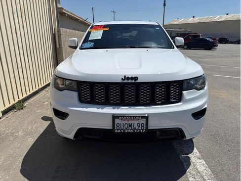 Used 2021 Jeep Grand Cherokee Laredo X image 21
