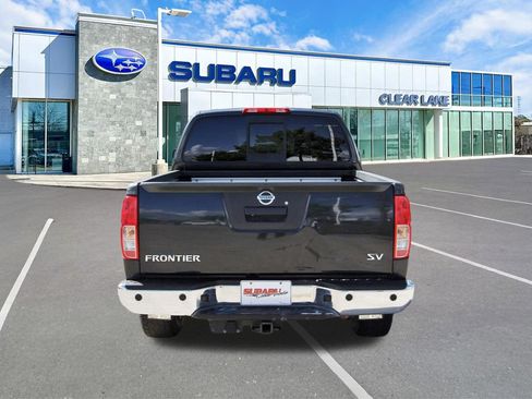 Used 2014 Nissan Frontier SV w/ SV Value Truck Package image 5
