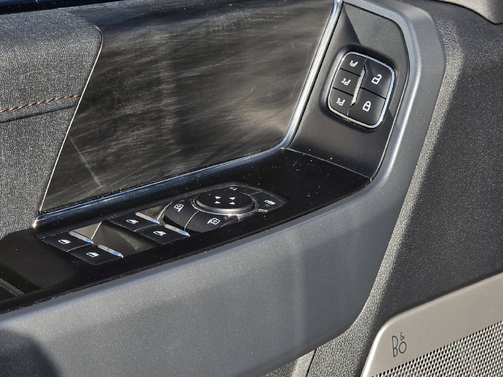 Used 2024 Ford F150 Lariat AWD/4WD image 12