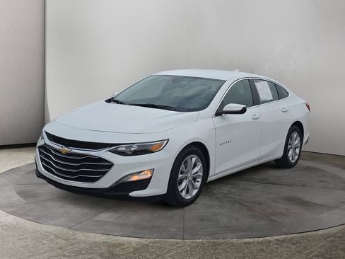 Used 2025 Chevrolet Malibu LT FWD image 1