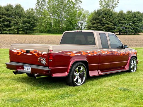 Used 1997 Chevrolet Silverado 1500 2WD Extended Cab w/ Preferred Equipment Group 2 image 8