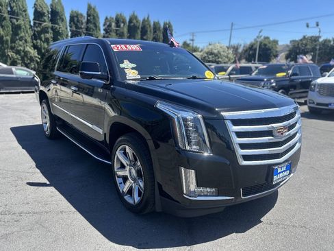 Used 2020 Cadillac Escalade ESV Luxury RWD image 1