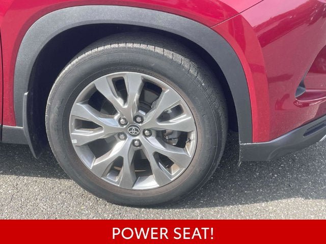 Used 2024 Toyota Grand Highlander AWD image 11