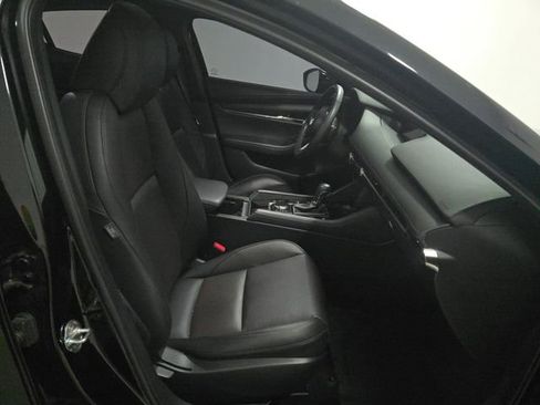 Used 2024 MAZDA MAZDA3 Hatchback w/Premium Plus Pkg image 9