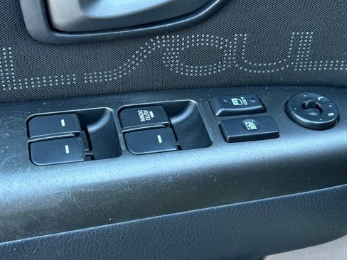 Used 2013 Kia Soul + image 13