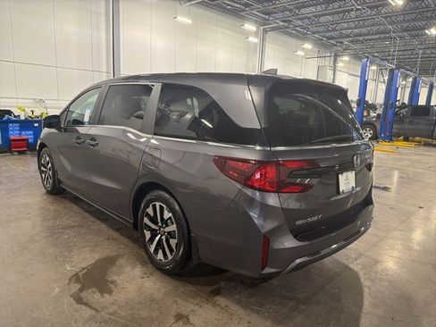 Certified 2026 Honda Odyssey EX-L image 3