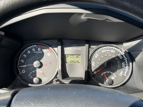 Used 2016 Toyota Tacoma SR w/ SR Convenience Package image 17