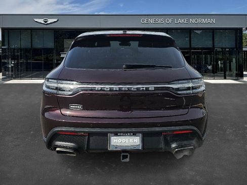 Used 2024 Porsche Macan Base image 8