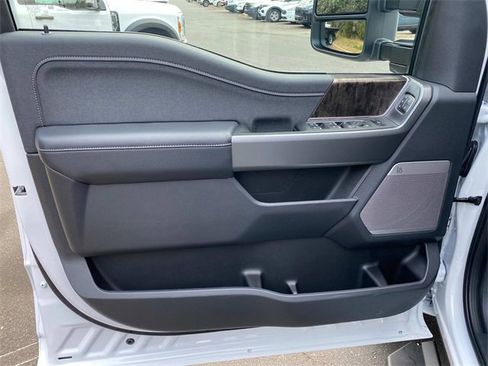 Used 2026 Ford F450 Lariat w/ Chrome Package image 13