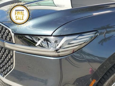 New 2025 Lincoln Navigator Reserve image 12