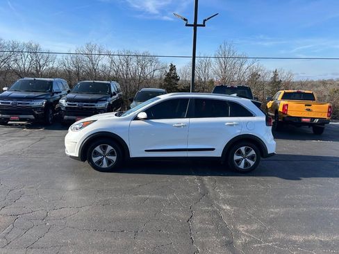 Used 2019 Kia Niro EX image 26