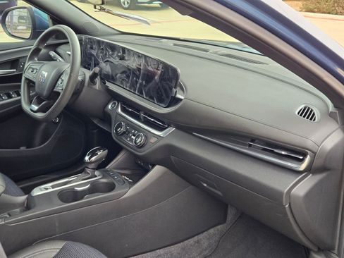 Certified 2024 Buick Envista Preferred w/ Convenience II Package image 28