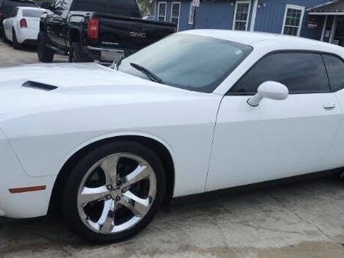 Used 2015 Dodge Challenger SXT w/ Driver Convenience Group image 3