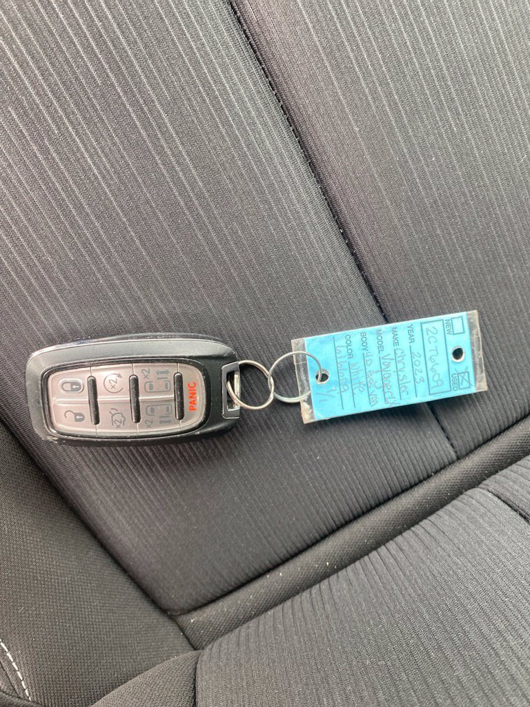Used 2023 Chrysler Voyager LX FWD image 38