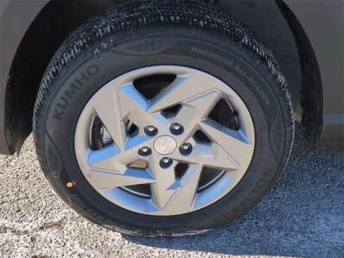 New 2026 Hyundai Kona SE image 9