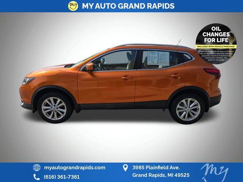 Used 2017 Nissan Rogue Sport SV w/ SV All-Weather Package image 4