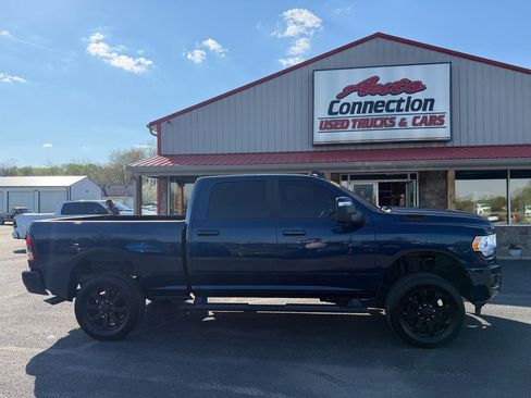 Used 2023 RAM 2500 Big Horn w/ Night Edition image 3