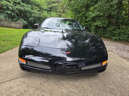 Used 2004 Chevrolet Corvette Z06 w/ Memory Package RWD image 7