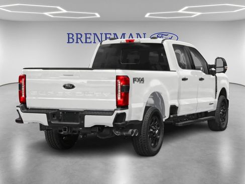 Used 2024 Ford F250 XLT w/ FX4 Off-Road Package image 2