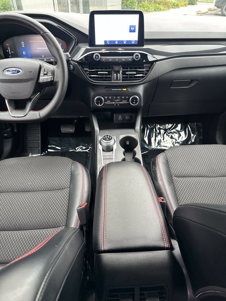 Used 2025 Ford Escape ST-Line FWD image 8