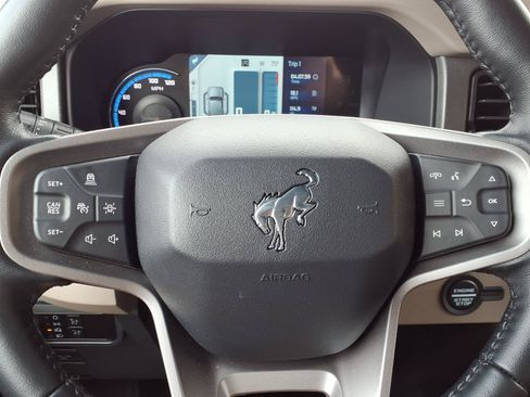 Used 2024 Ford Bronco Wildtrak AWD/4WD image 13