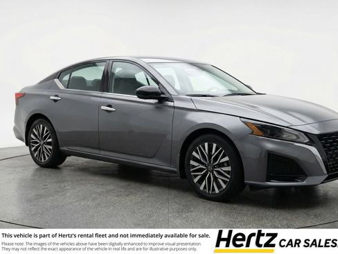 Used 2025 Nissan Altima 2.5 SV image 1
