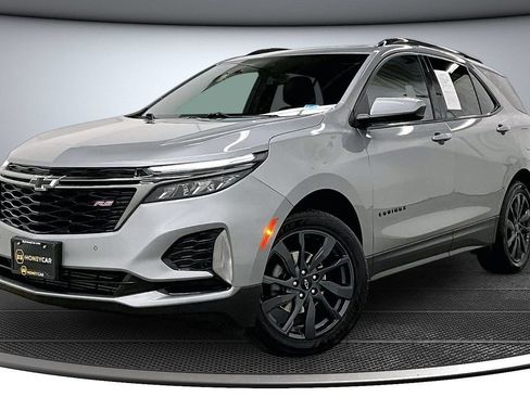 Used 2023 Chevrolet Equinox RS AWD/4WD image 3