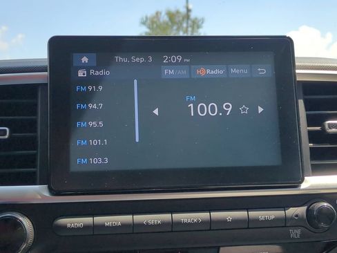 Used 2025 Hyundai Venue SEL FWD image 18