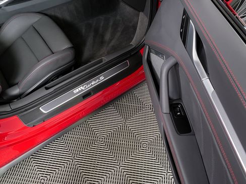 Used 2022 Porsche 911 Turbo image 24
