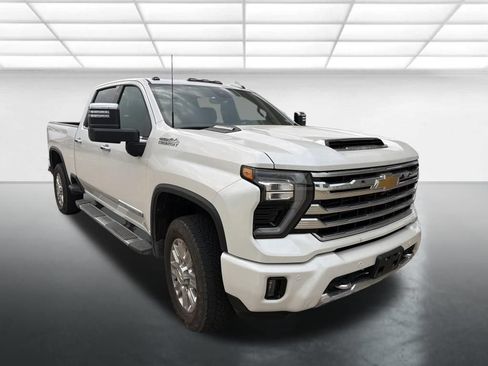 Used 2025 Chevrolet Silverado 2500 High Country w/ High Country Premium Package AWD/4WD image 1