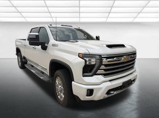 Used 2025 Chevrolet Silverado 2500 High Country w/ High Country Premium Package AWD/4WD video 1