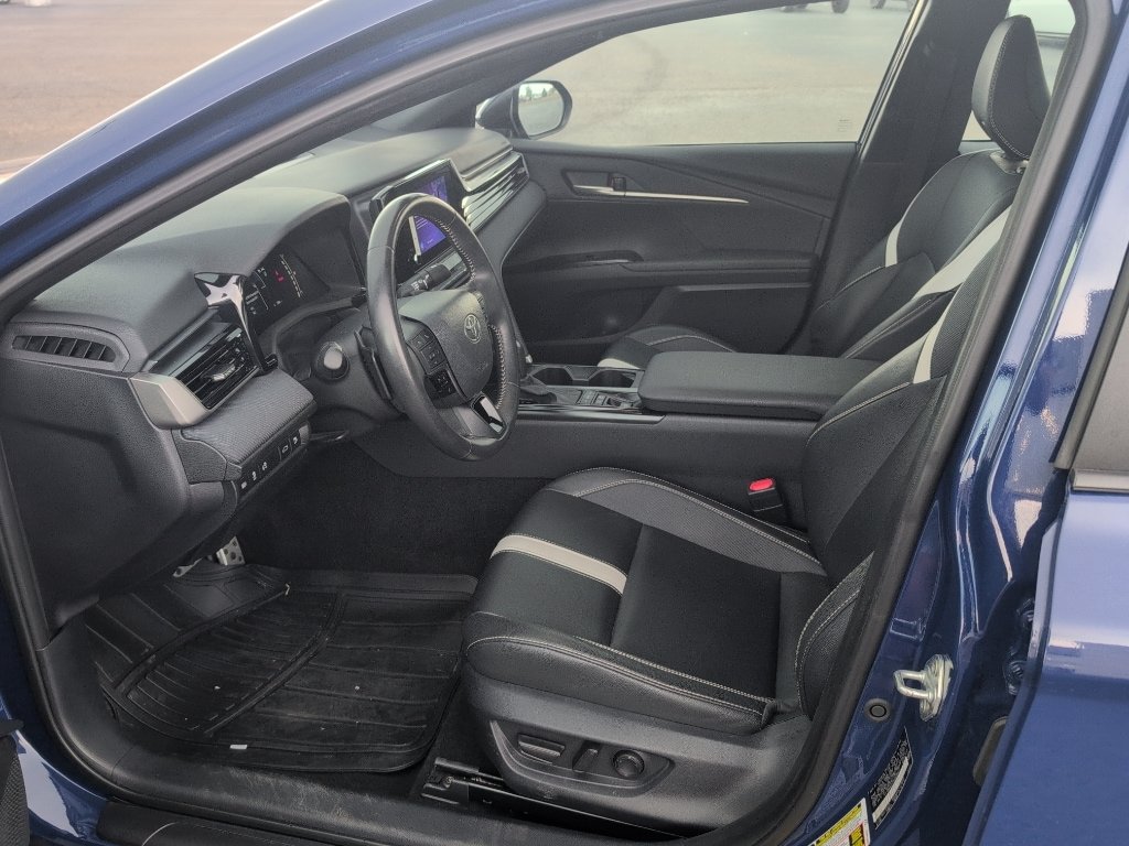 Used 2025 Toyota Camry SE FWD image 10