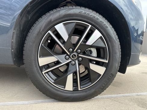 New 2026 Volvo XC60 B5 Plus w/ Protection Package Premier image 9