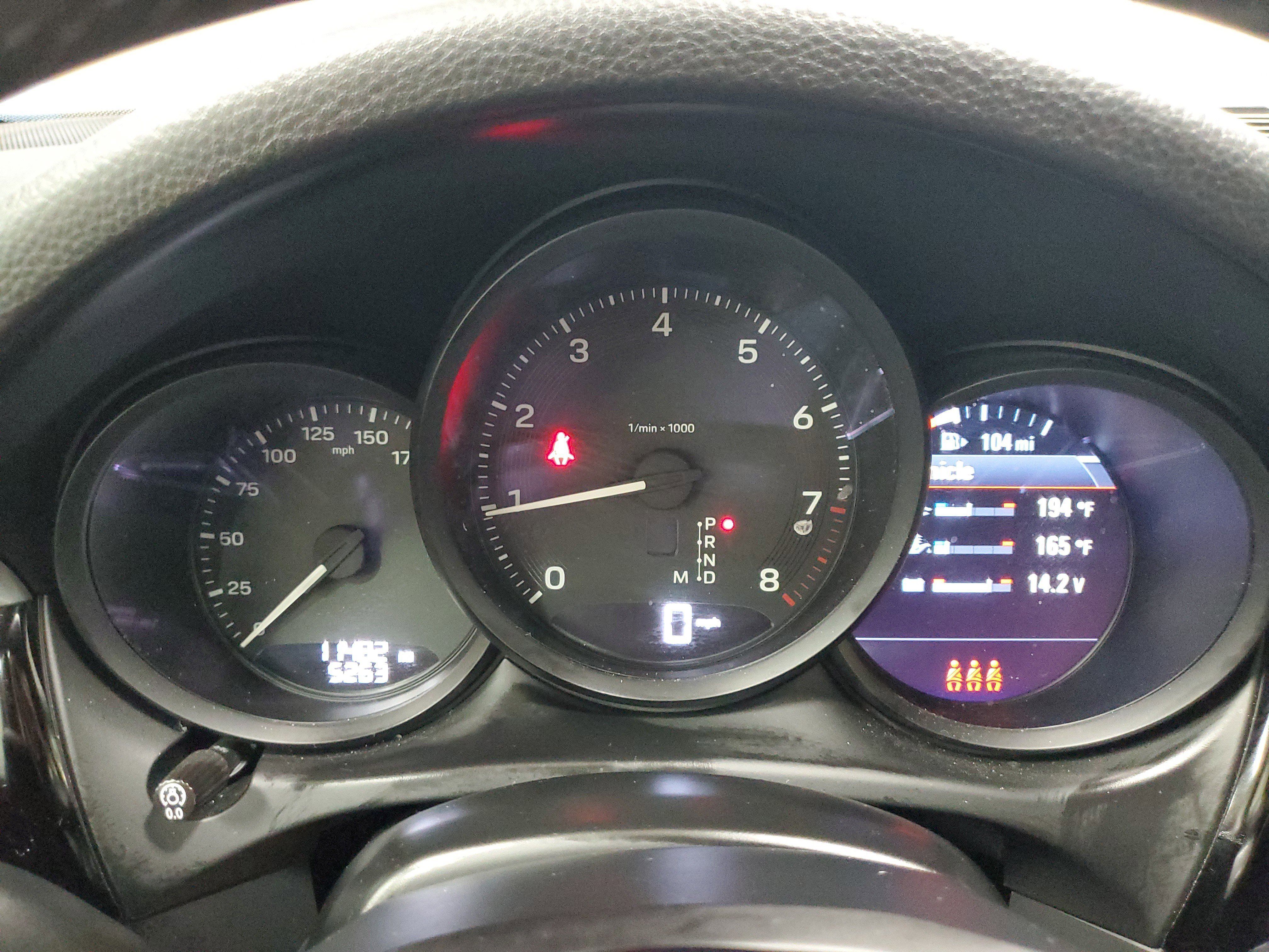 Used 2025 Porsche Macan AWD/4WD image 31