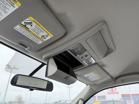 Used 2016 Nissan Frontier SV image 27