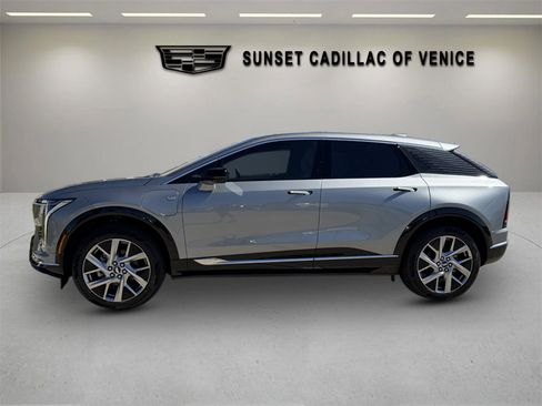 New 2026 Cadillac Optiq Luxury 1 image 6