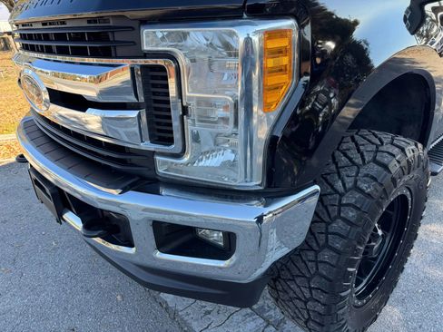 Used 2017 Ford F250 XLT w/ XLT Value Package image 15