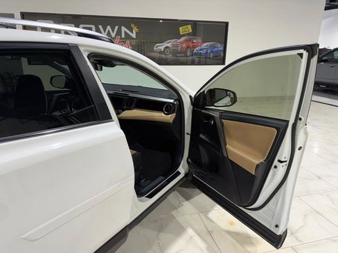 Used 2017 Toyota RAV4 XLE image 17