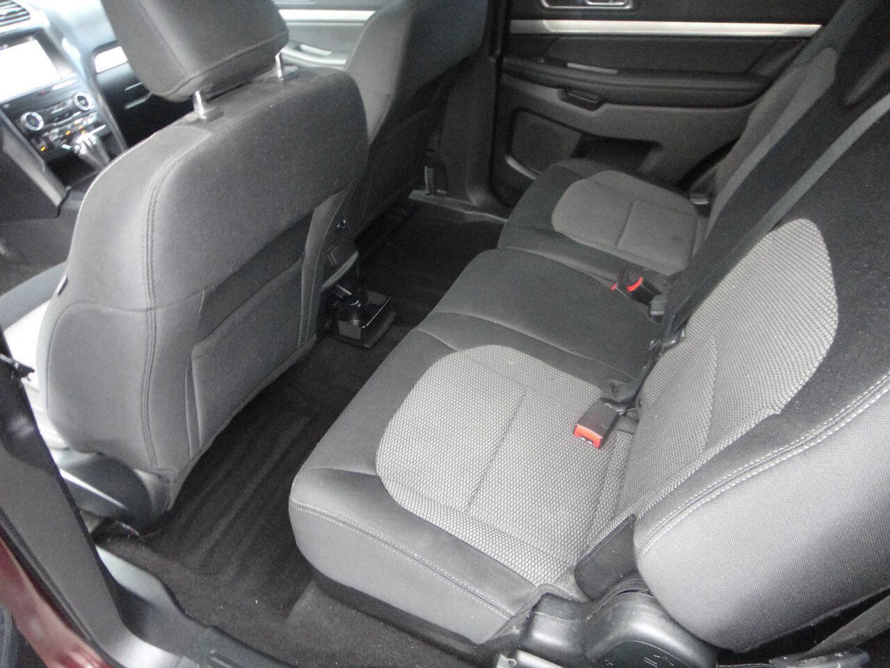 Used 2019 Ford Explorer XLT w/ Equipment Group 201A FWD image 14