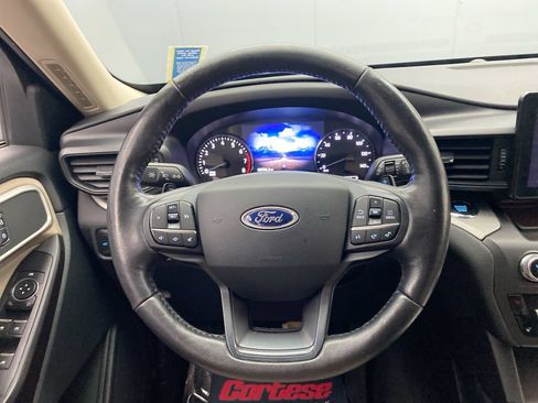 Used 2020 Ford Explorer XLT w/ Comfort Package AWD/4WD image 16