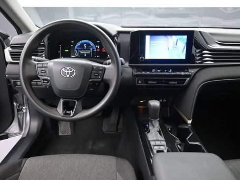 Used 2025 Toyota Camry LE FWD image 11