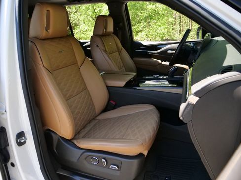 Used 2021 Cadillac Escalade Sport w/ Driver Assist Tech Package image 43